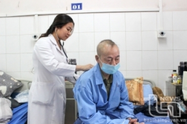 dung de ung thu khi co bieu hien moi di kham